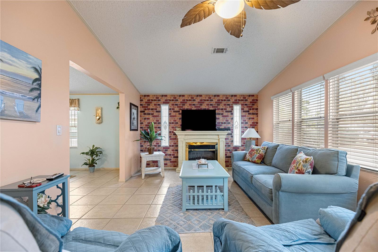 LADY LAKE ORANGE BLOSSOM GARDENS UNIT 08 - Residential