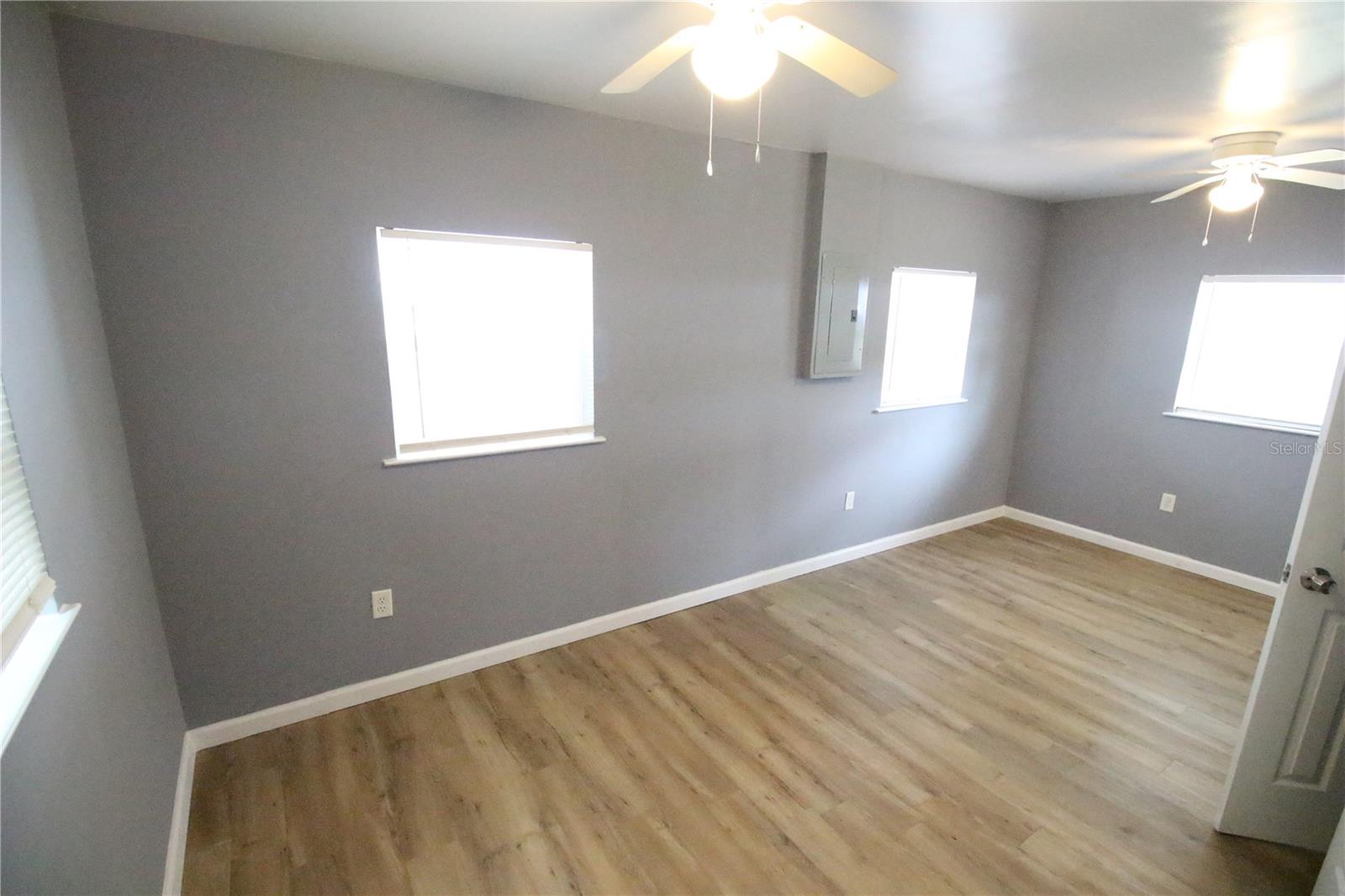 643 NE WALDO