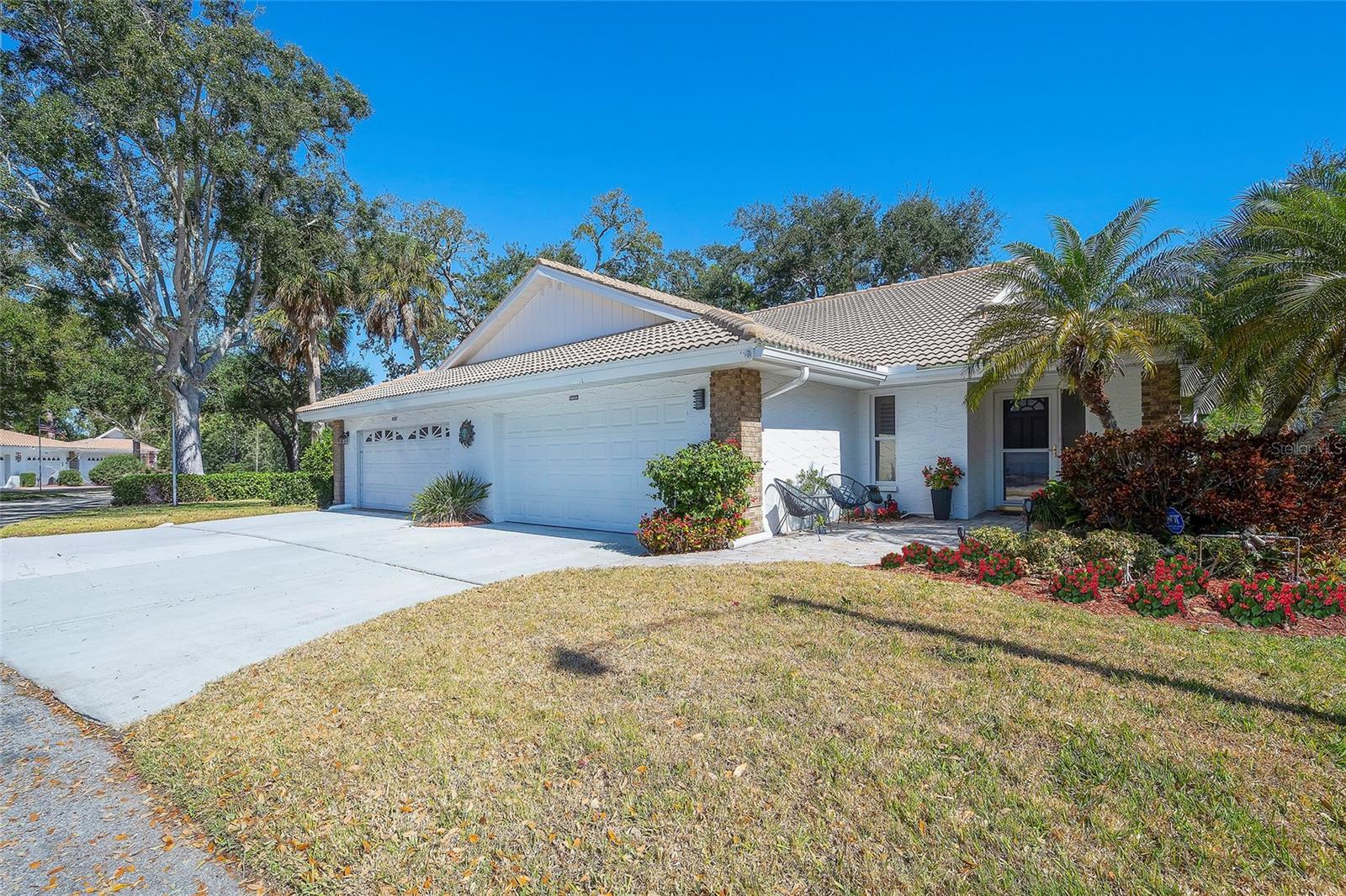 5803 GARDEN LAKES DRIVE