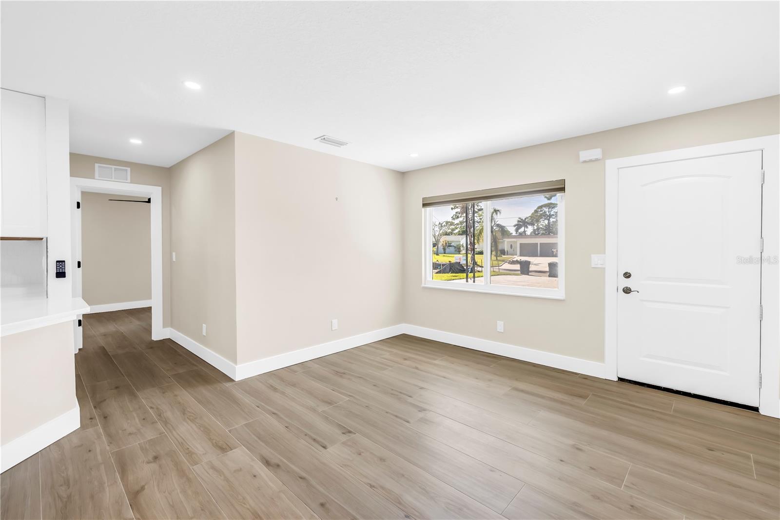 SHORE ACRES BUTTERFLY LAKE REP - Residential Lease