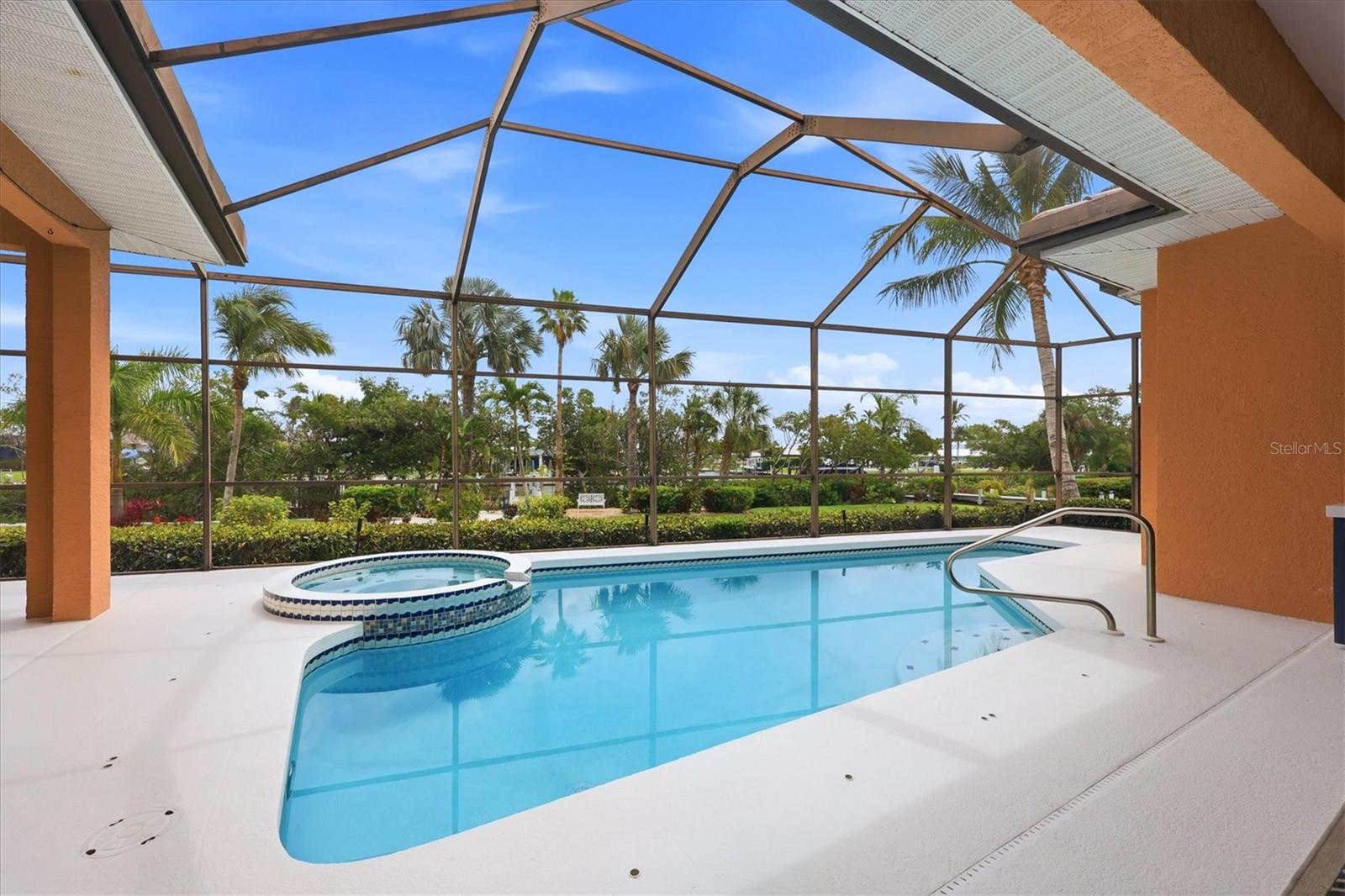 AMBERWYND - Residential