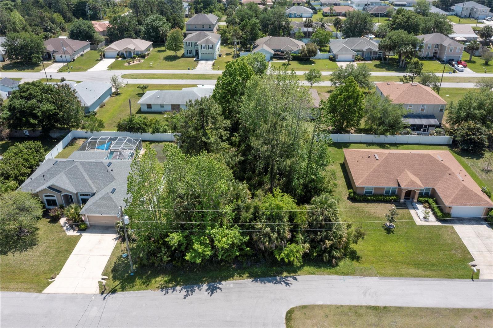 Bring your own builder and design to life on this beautiful Palm Coast lot. 14 Big Dipper Lane is located perfectly and offers ample space for building. Close to the beaches, I95, and shopping all for your convenience. Buy and hold for when you're ready to build, or start construction immediately. This is a must see and phenomenal opportunity!!