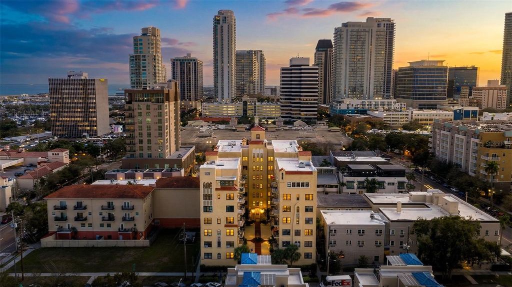 Photo of 130 4th Avenue N #602, St Petersburg, FL 33701 (MLS # O6383869)