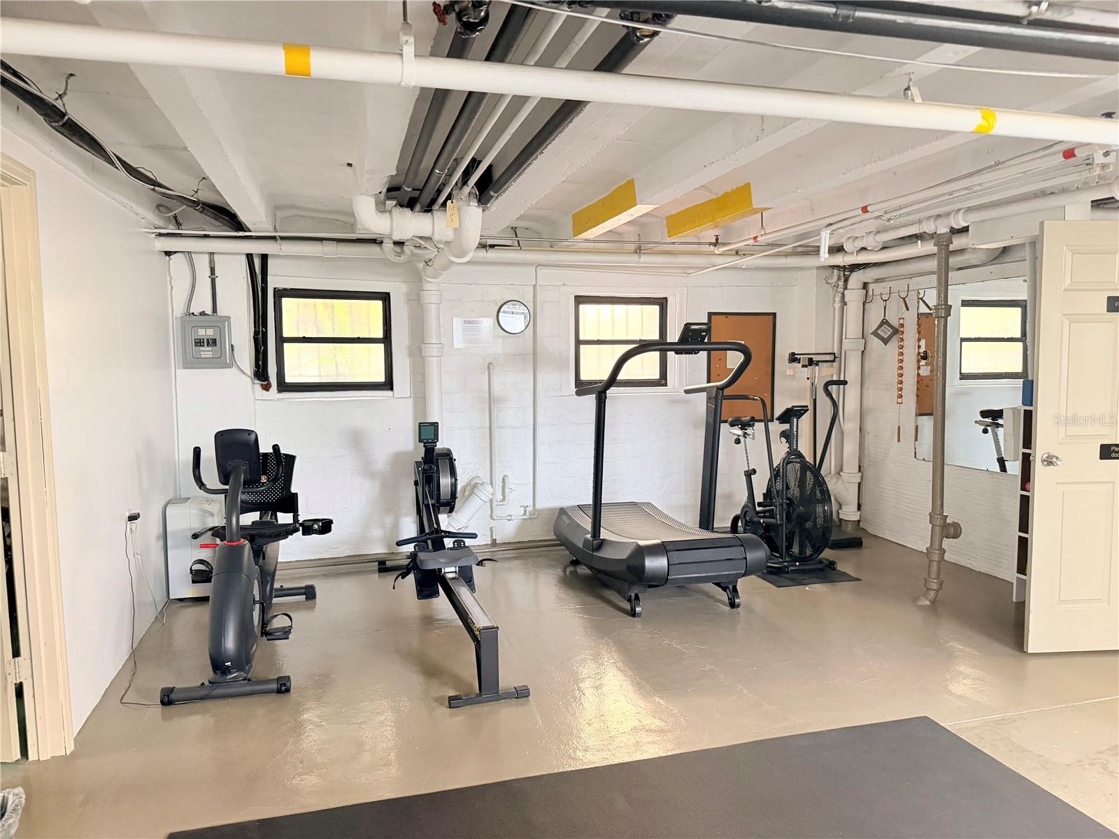 FLORI DE LEON APTS CO-OP - Residential