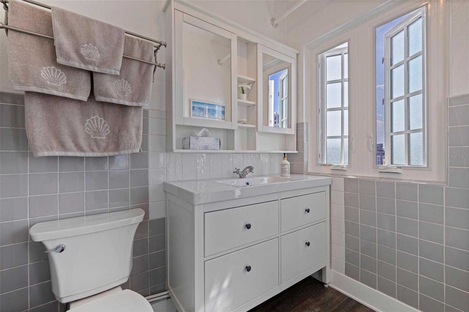 FLORI DE LEON APTS CO-OP - Residential