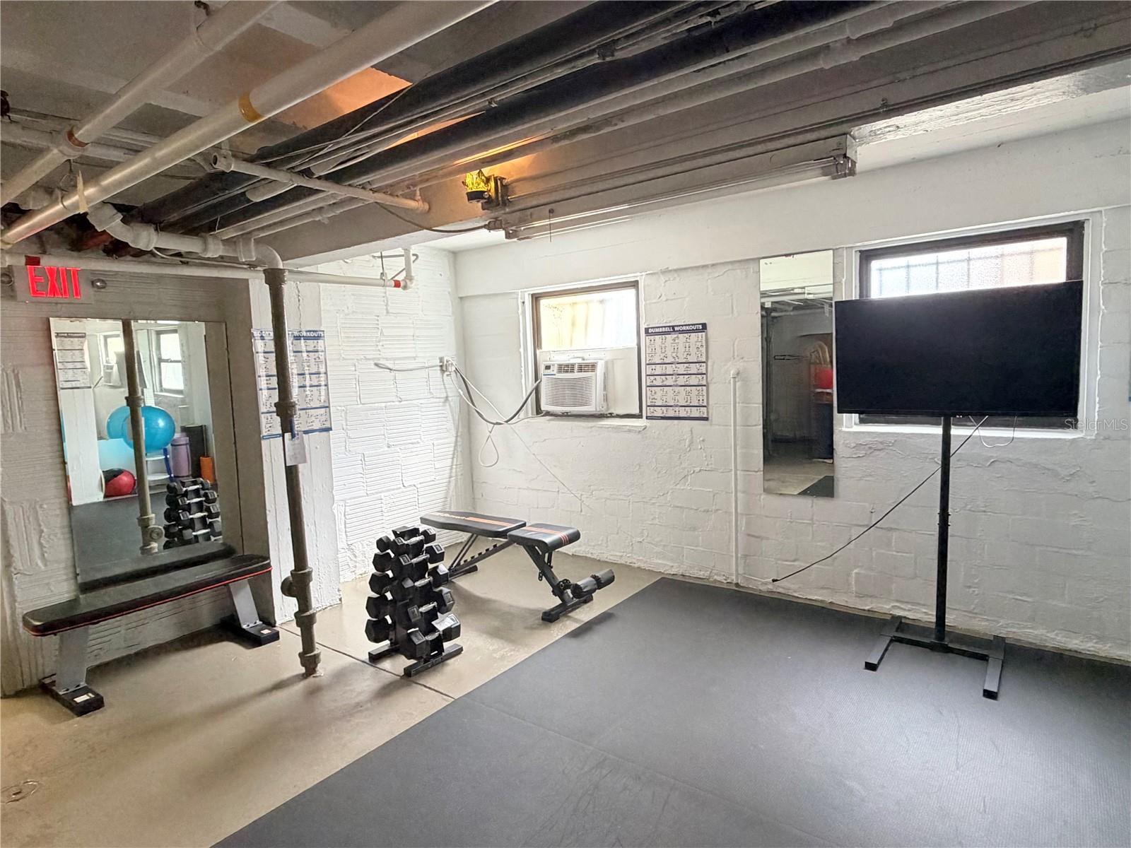 FLORI DE LEON APTS CO-OP - Residential