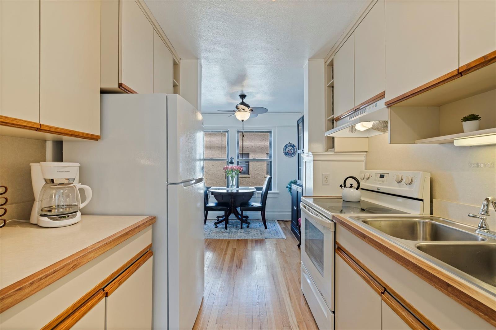 FLORI DE LEON APTS CO-OP - Residential