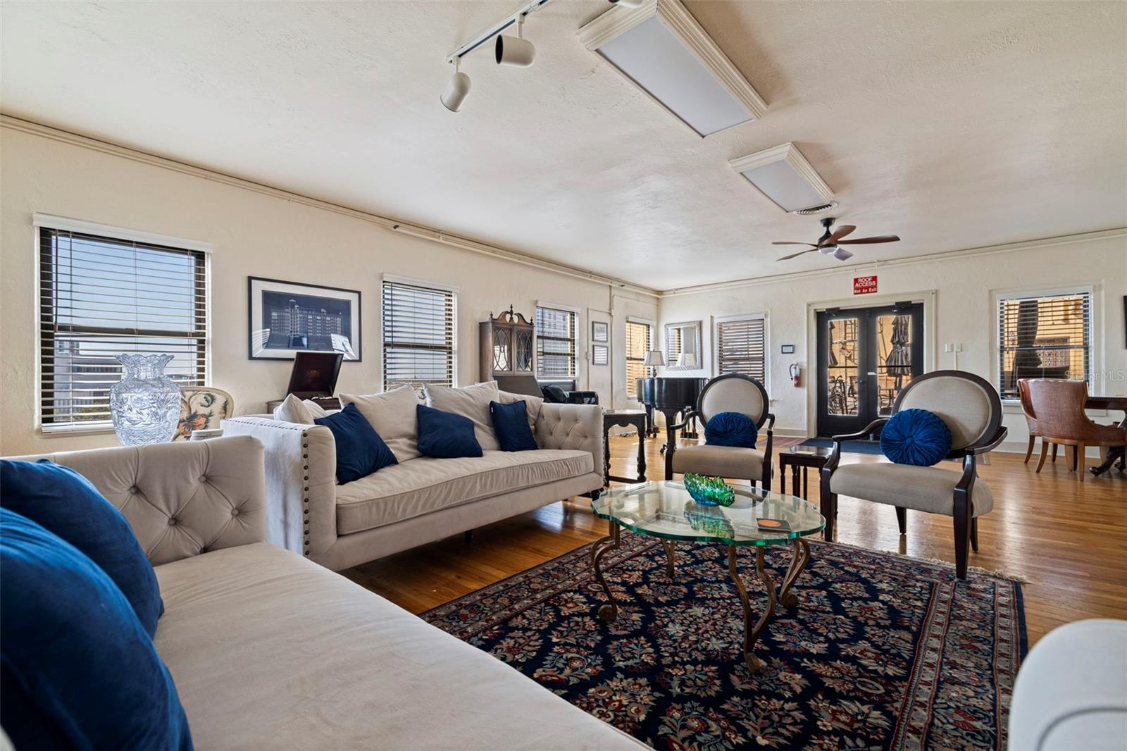 FLORI DE LEON APTS CO-OP - Residential