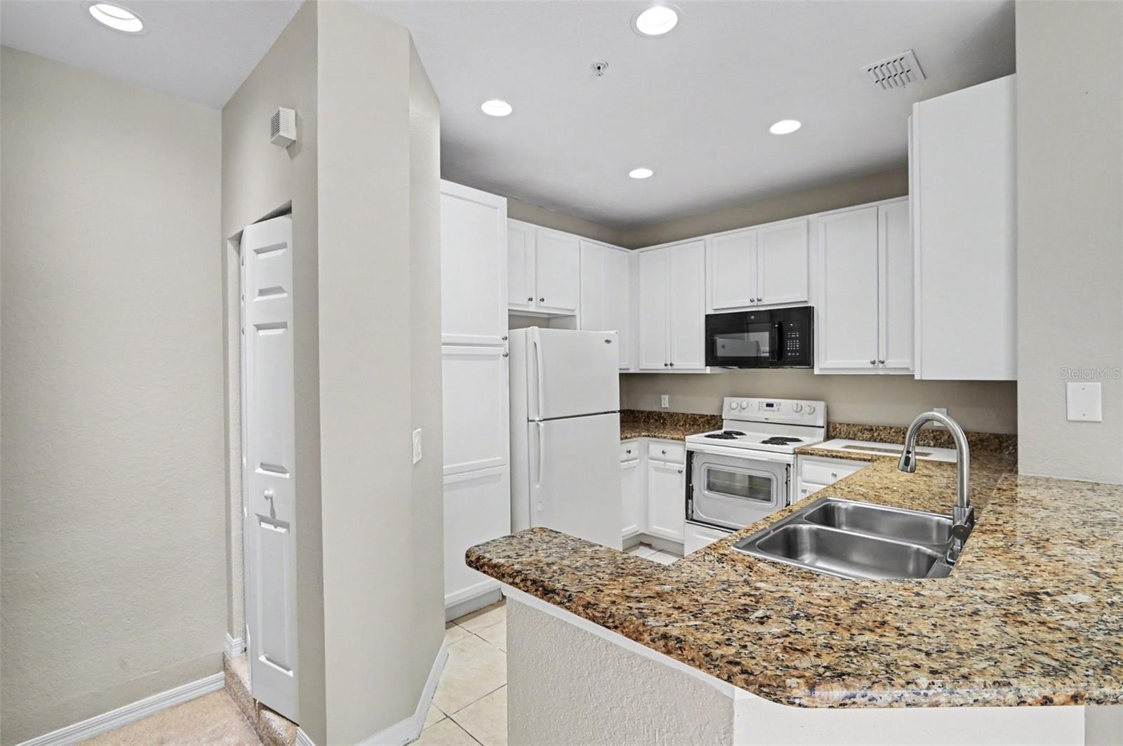 ESTATES/PK CENTRAL CONDO - Residential
