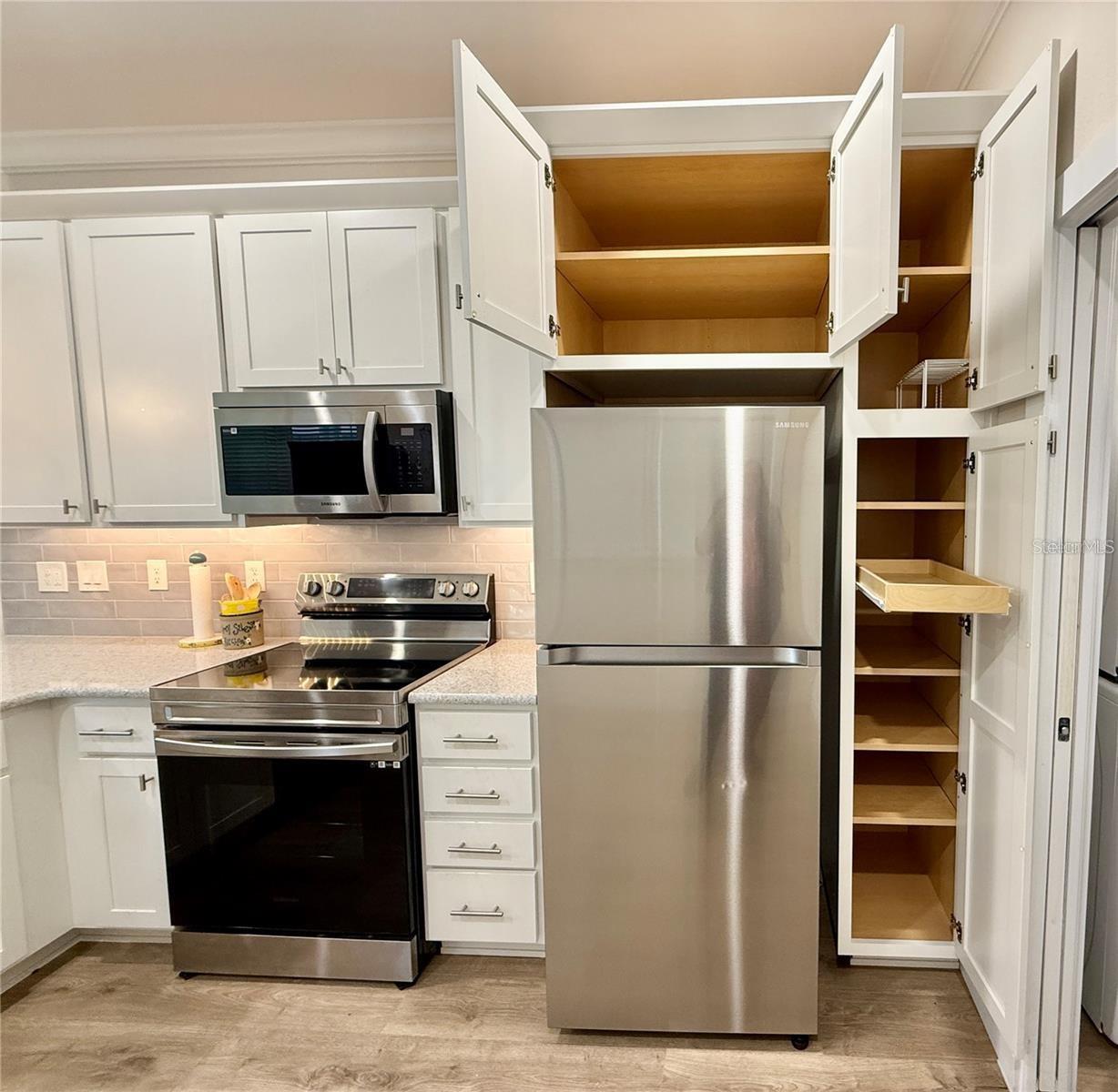 LAKESHORE AT LAKE ANDREW - Residential