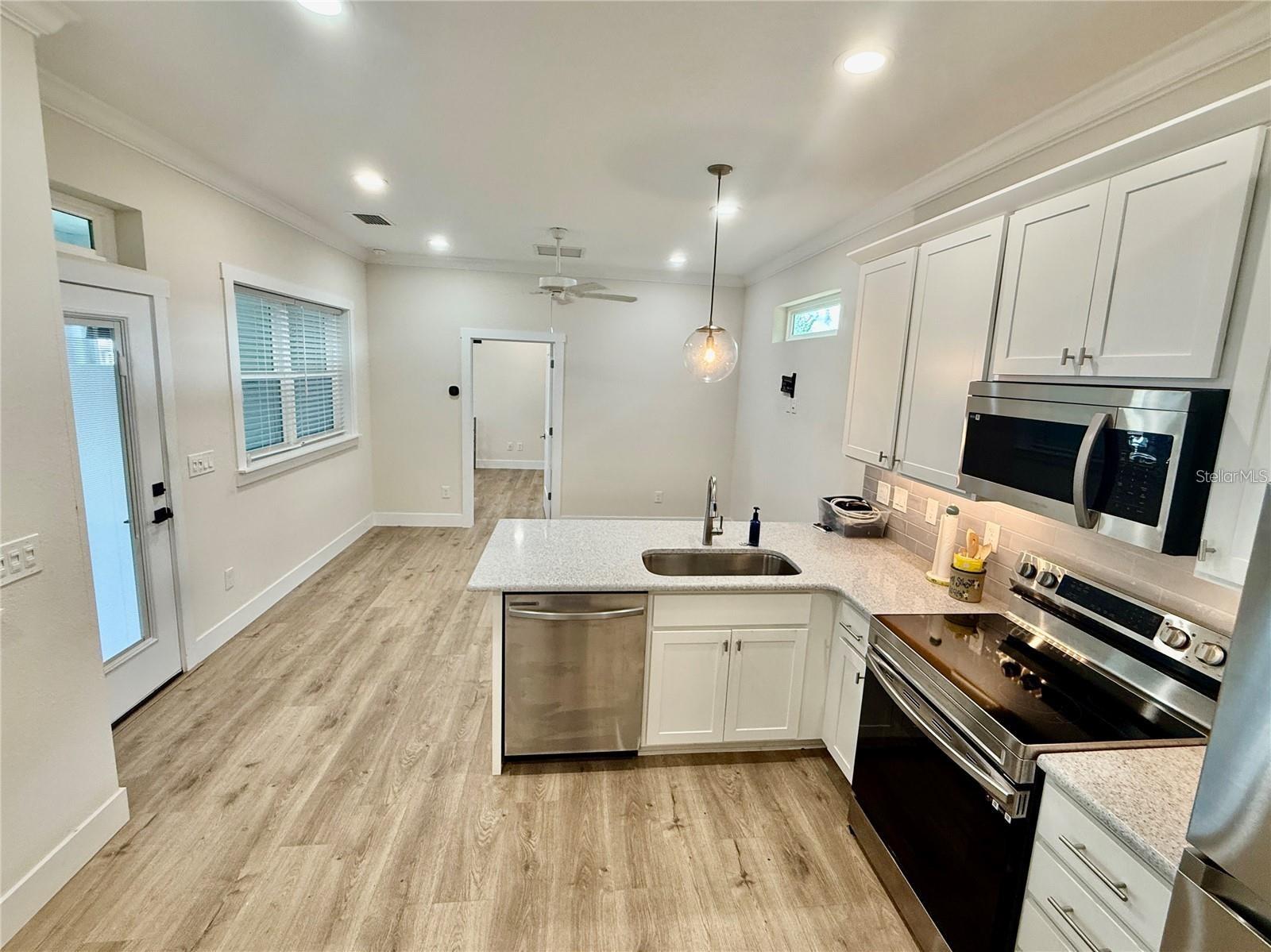 LAKESHORE AT LAKE ANDREW - Residential