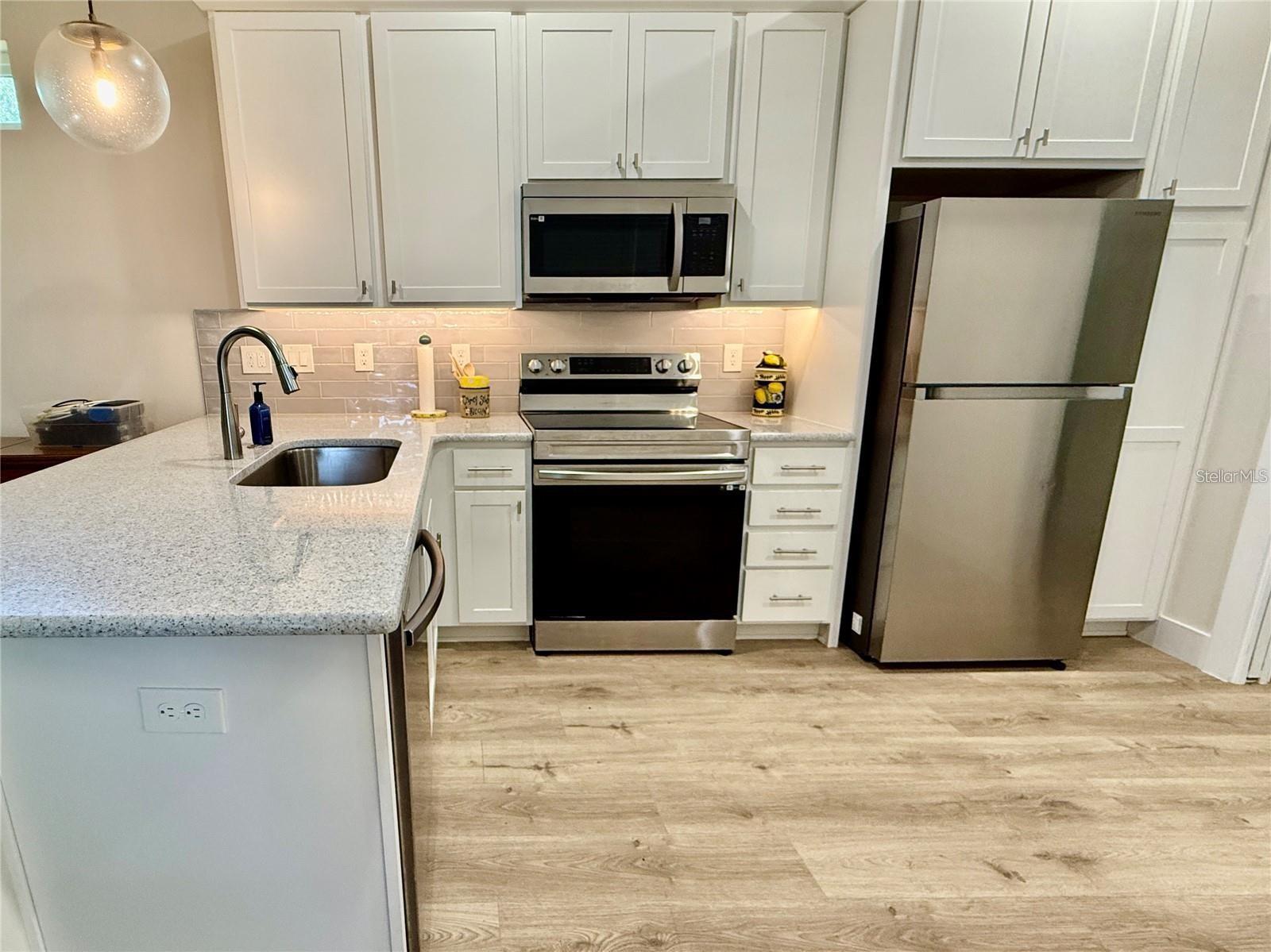 LAKESHORE AT LAKE ANDREW - Residential