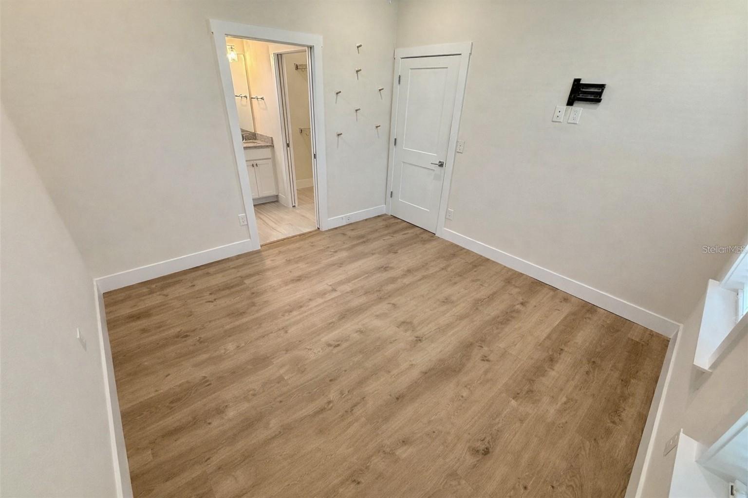 LAKESHORE AT LAKE ANDREW - Residential