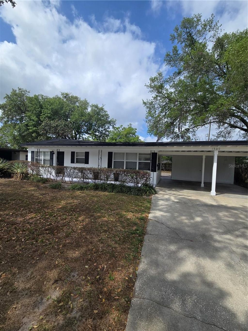 Photo of 1500 Roscomare Avenue, Orlando, FL 32806 (MLS # O6393184)