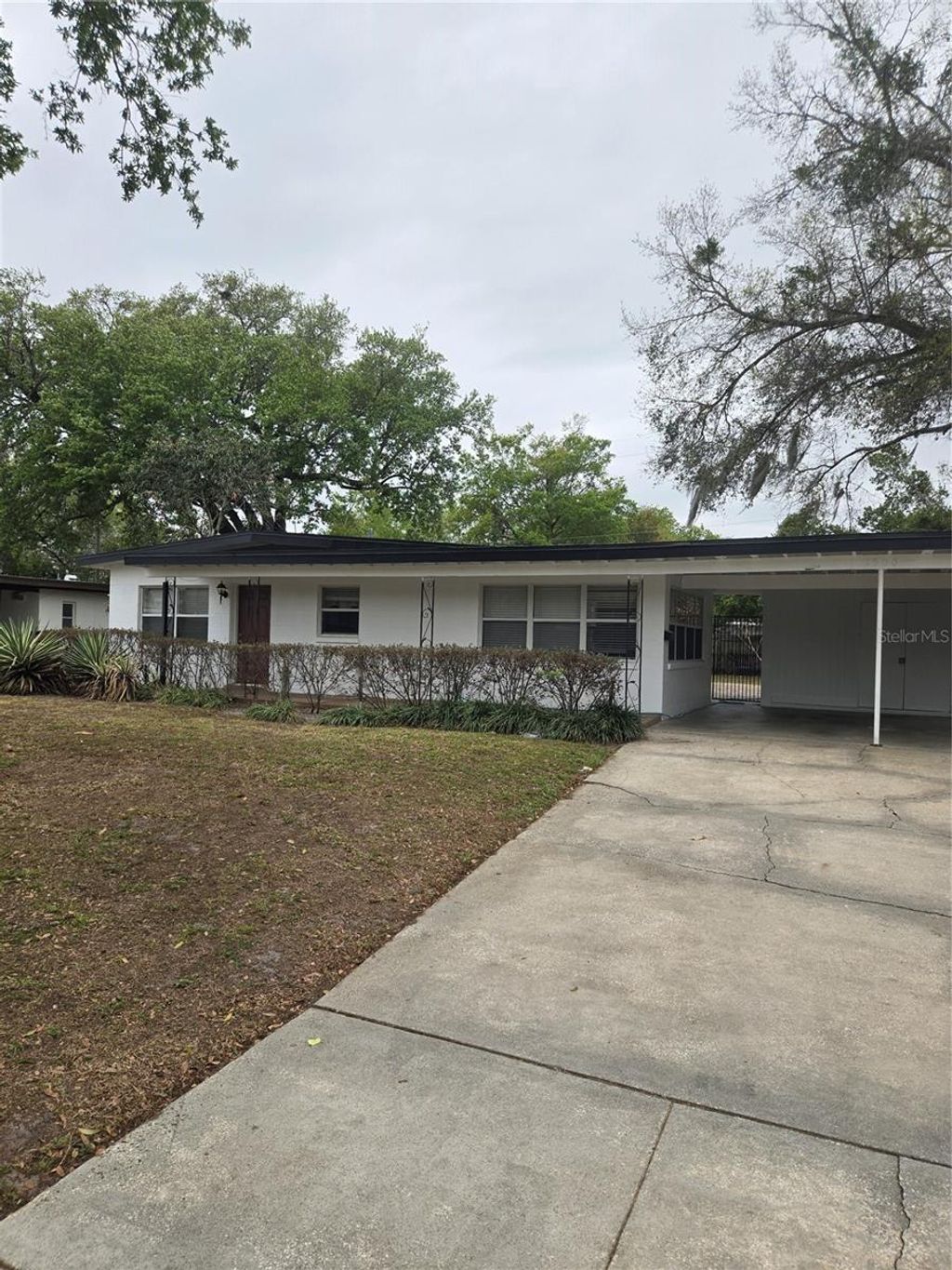 Photo of 1500 Roscomare Avenue, Orlando, FL 32806 (MLS # O6393184)