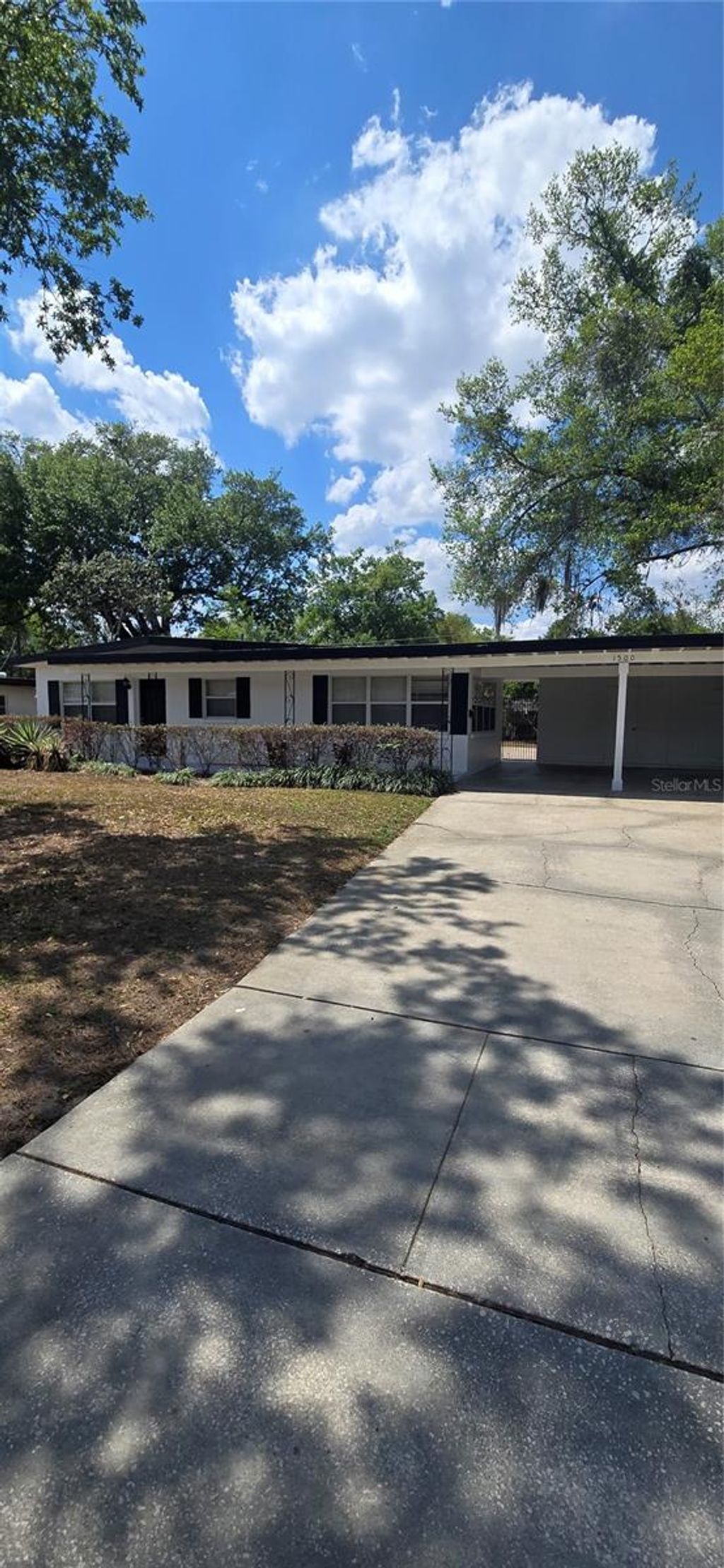 Photo of 1500 Roscomare Avenue, Orlando, FL 32806 (MLS # O6393184)