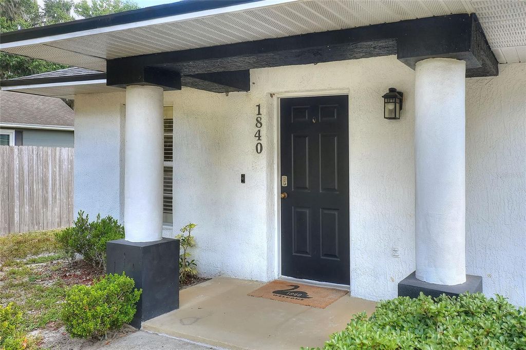 Photo of 1840 Bruce St, Lakeland, FL 33801 (MLS # L4961824)