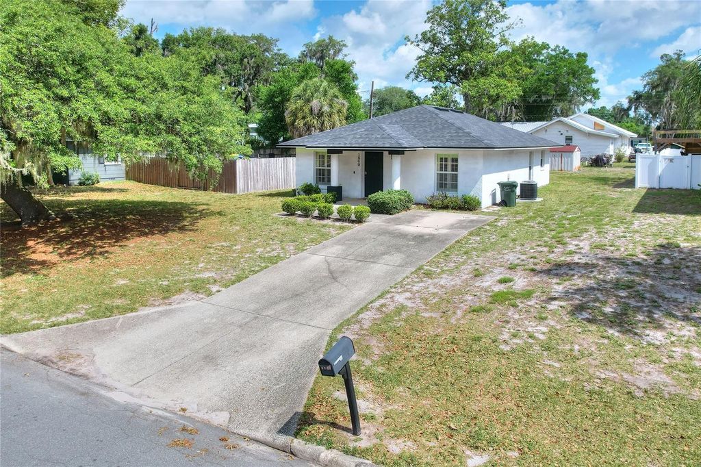 Photo of 1840 Bruce St, Lakeland, FL 33801 (MLS # L4961824)