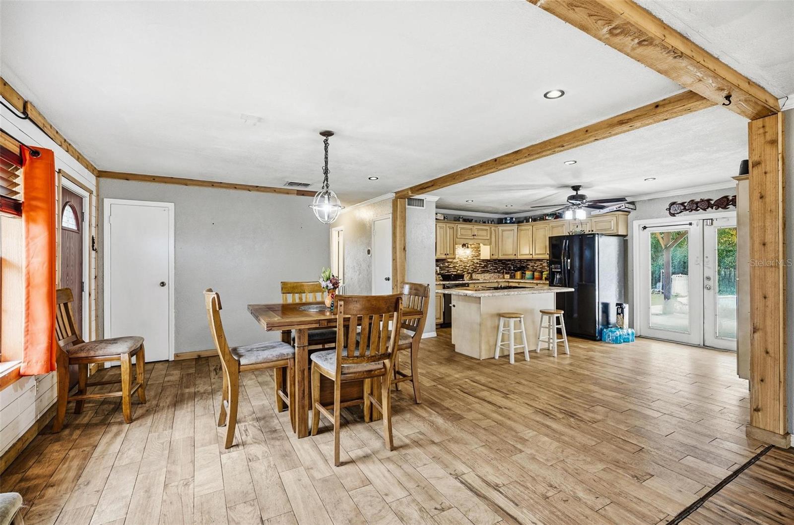 HERITAGE OAKS - Residential