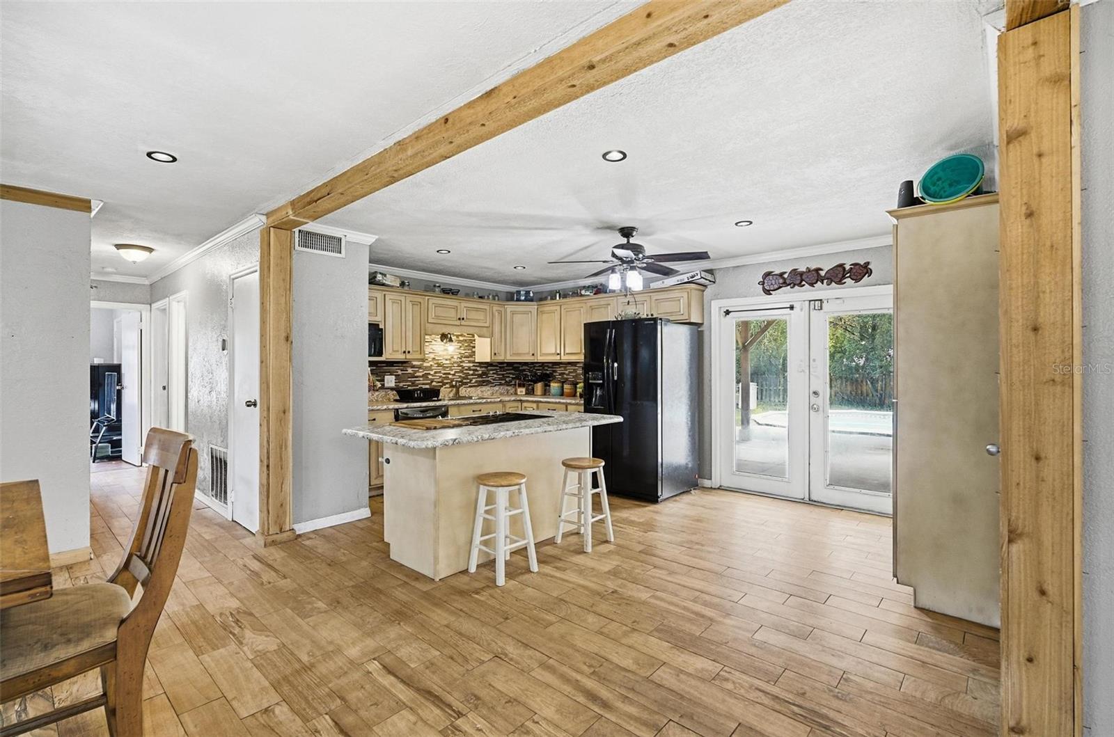 HERITAGE OAKS - Residential