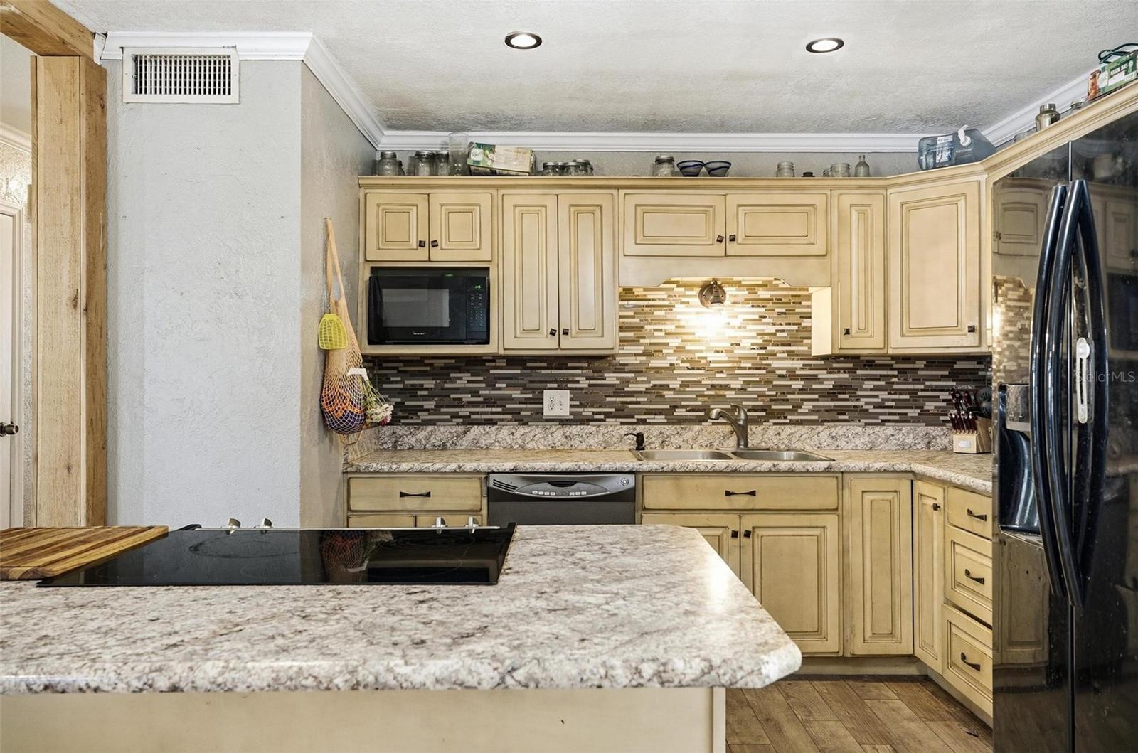 HERITAGE OAKS - Residential