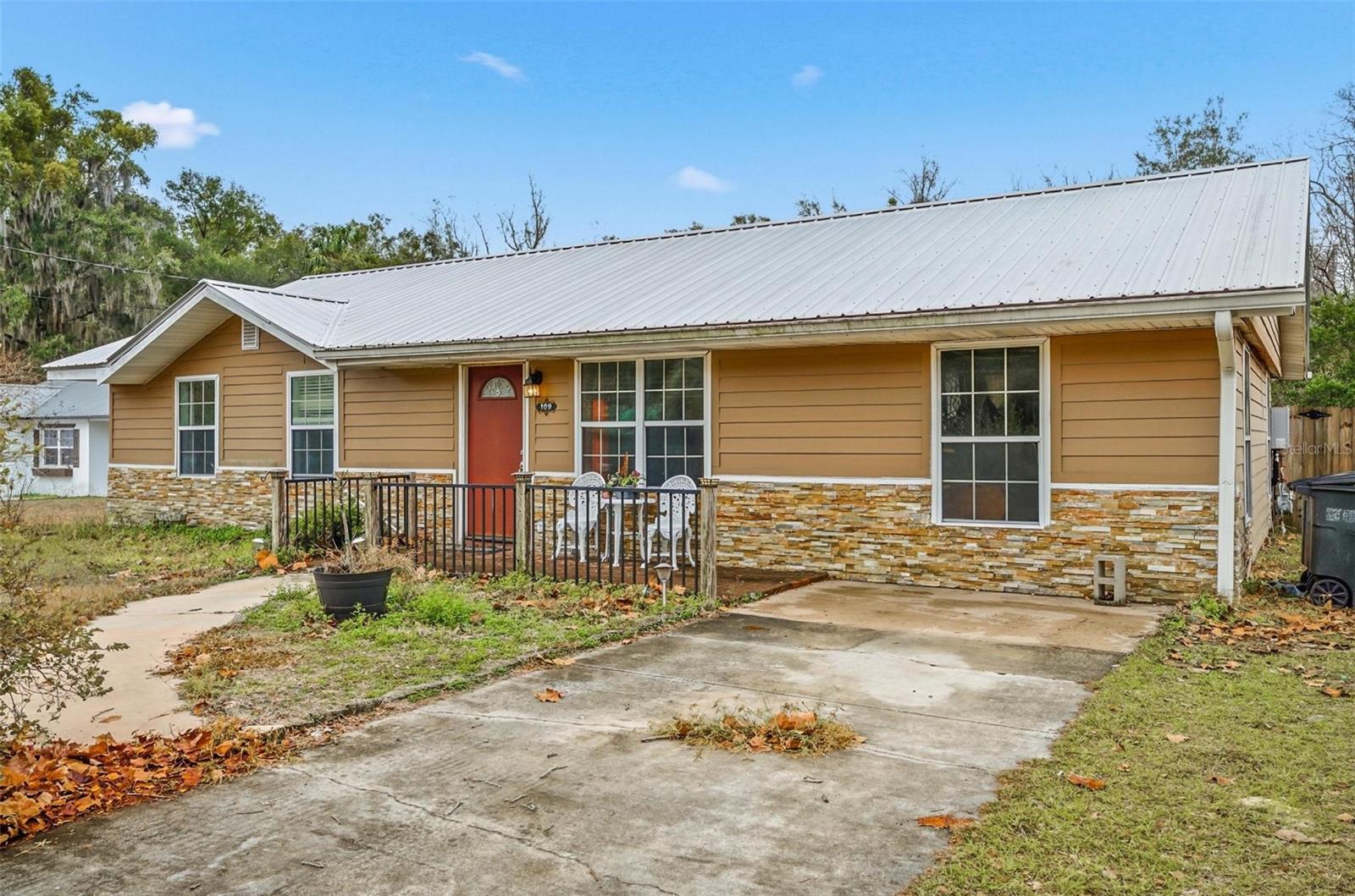 HERITAGE OAKS - Residential