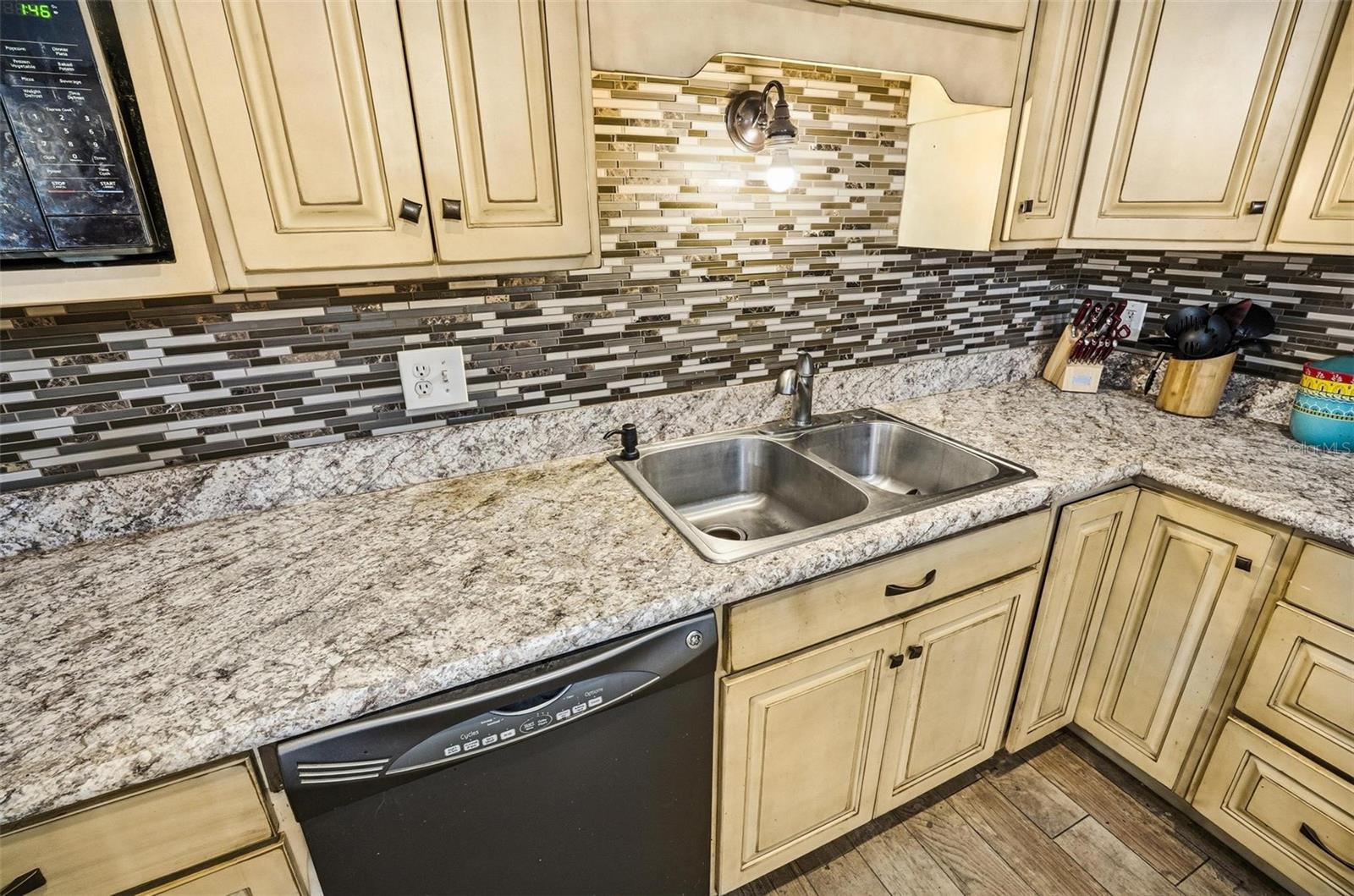 HERITAGE OAKS - Residential