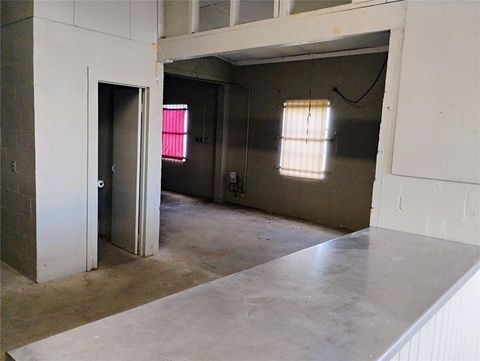 Tiny photo for 934 NW 17th Avenue, Ocala, FL 34475 (MLS # OM698968)