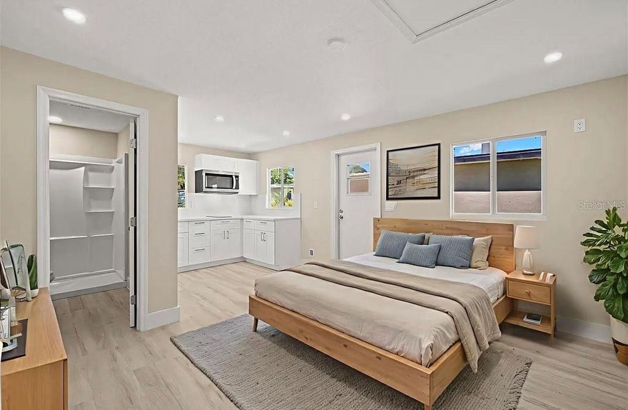 Renting my guest house on the back of my property. Open to monthly rental, or long term. Furnished. Adding a full size fridge, and building the closet. Cooktops are build into the counter. Fresh remodel, nobody has lived in it yet. Make me an offer.