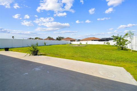 A home in PLANT CITY