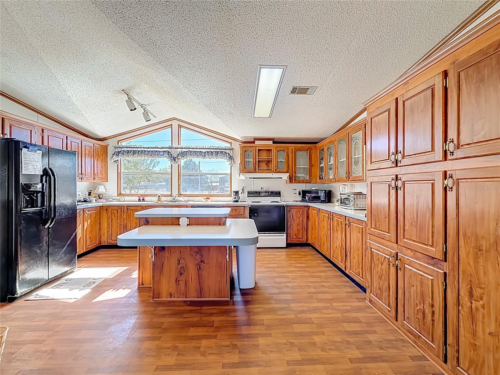 OAKLAND HILLS SUB - Residential