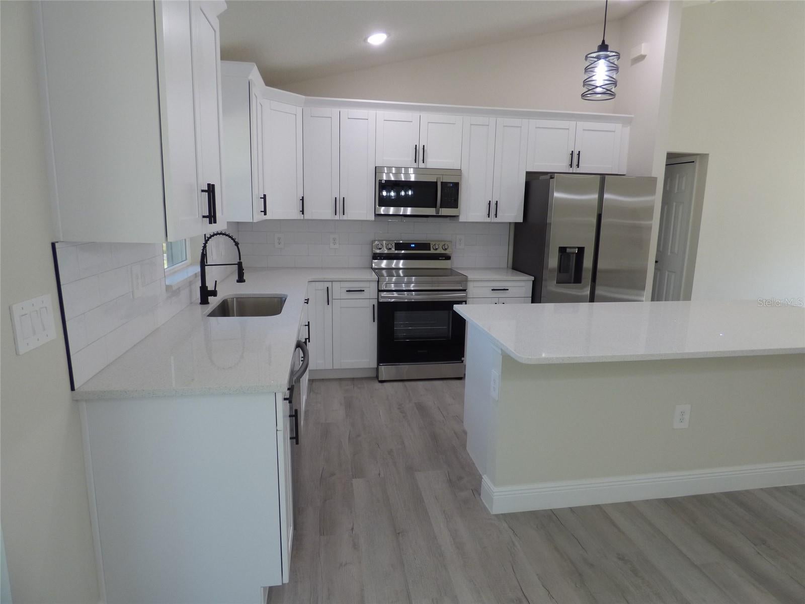 8458 N BOLDER DRIVE
