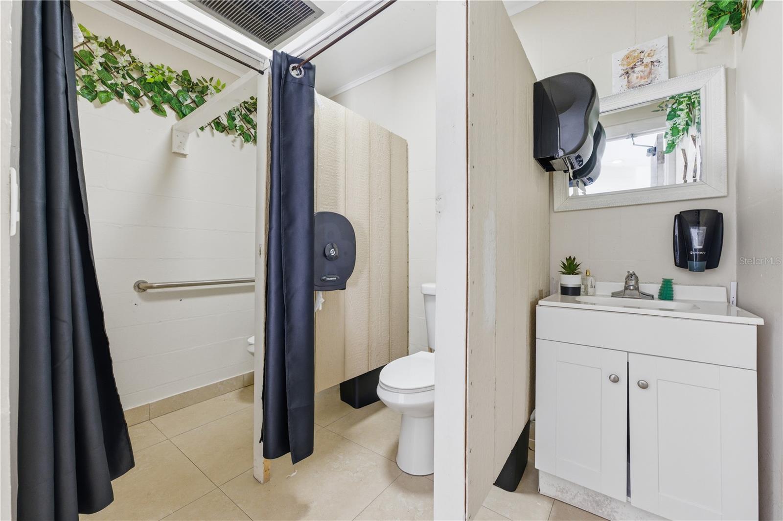 KATHLEEN - Commercial Sale