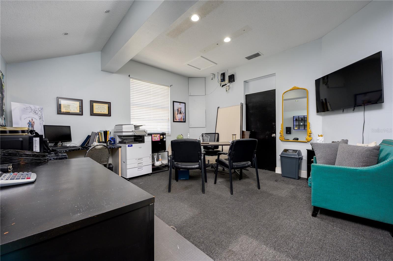 KATHLEEN - Commercial Sale