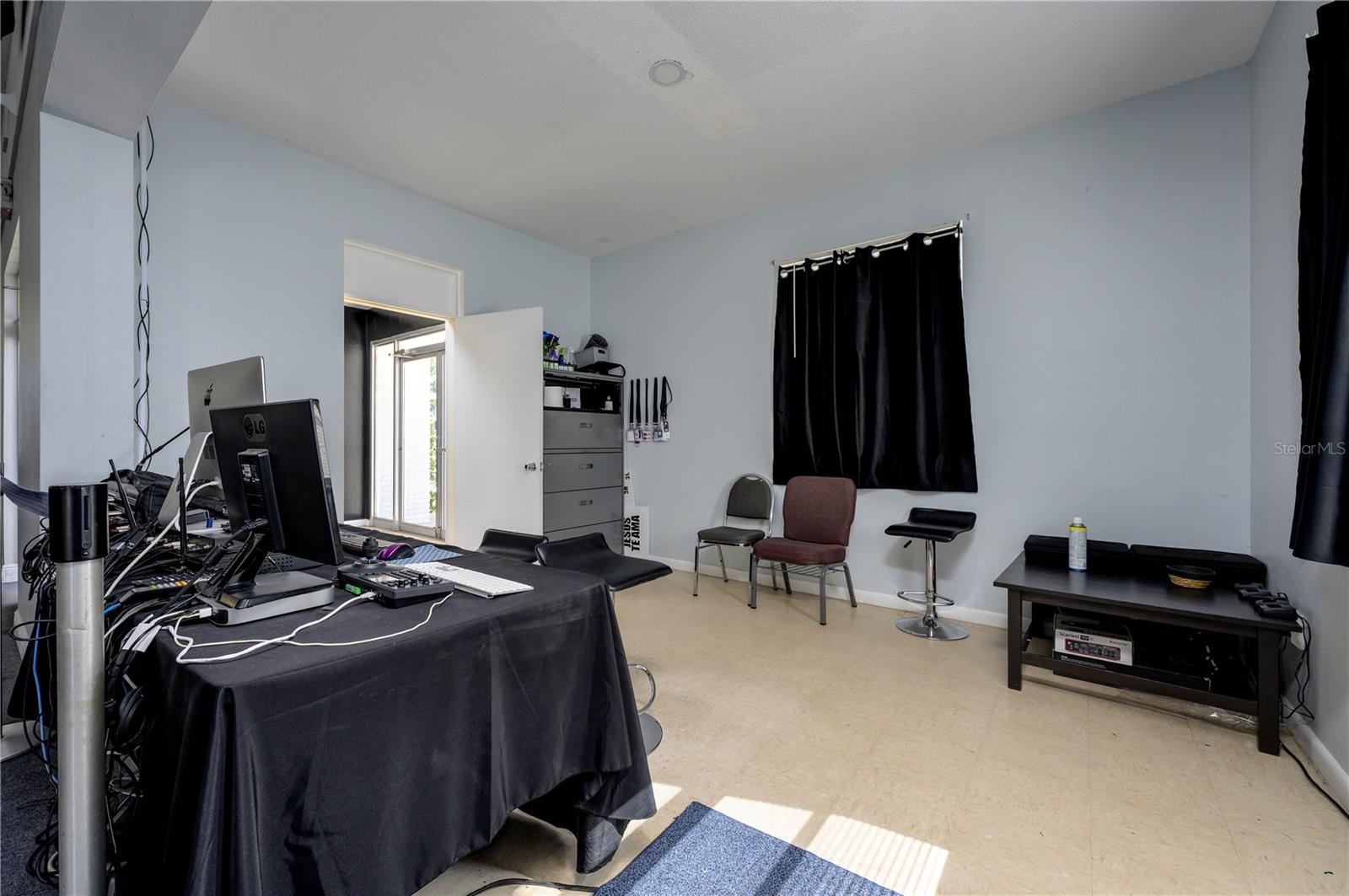 KATHLEEN - Commercial Sale