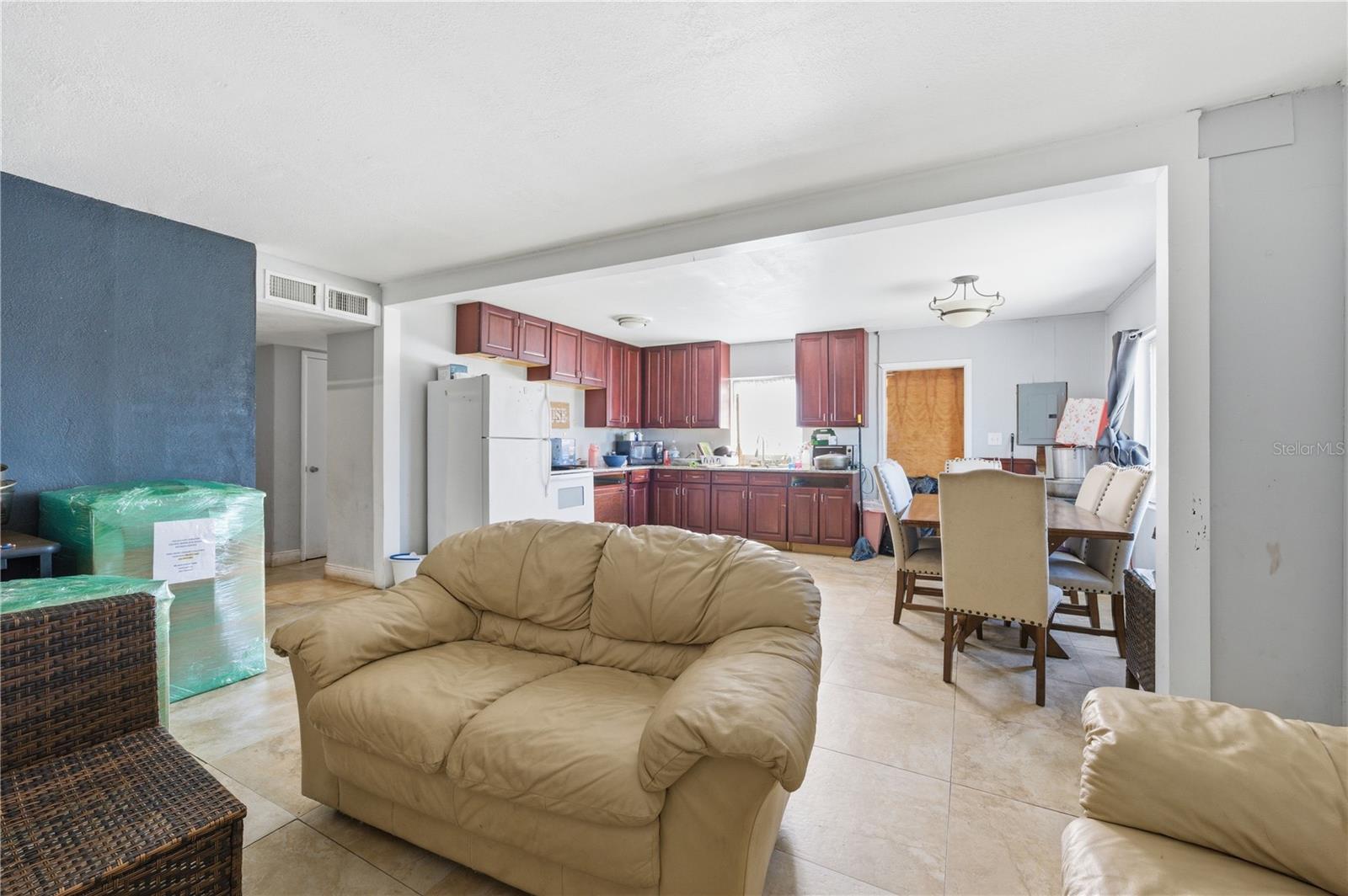 KATHLEEN - Commercial Sale