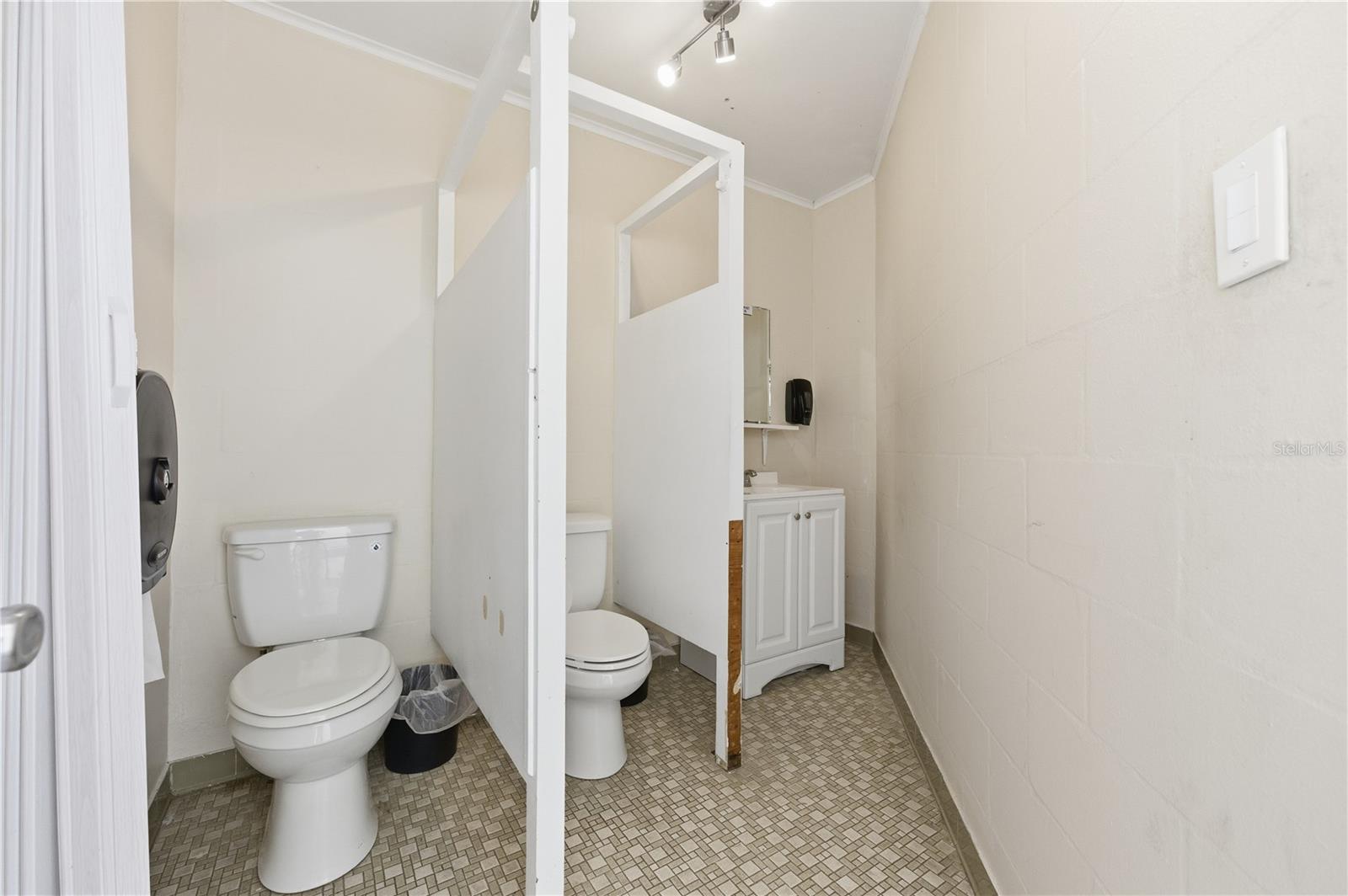 KATHLEEN - Commercial Sale