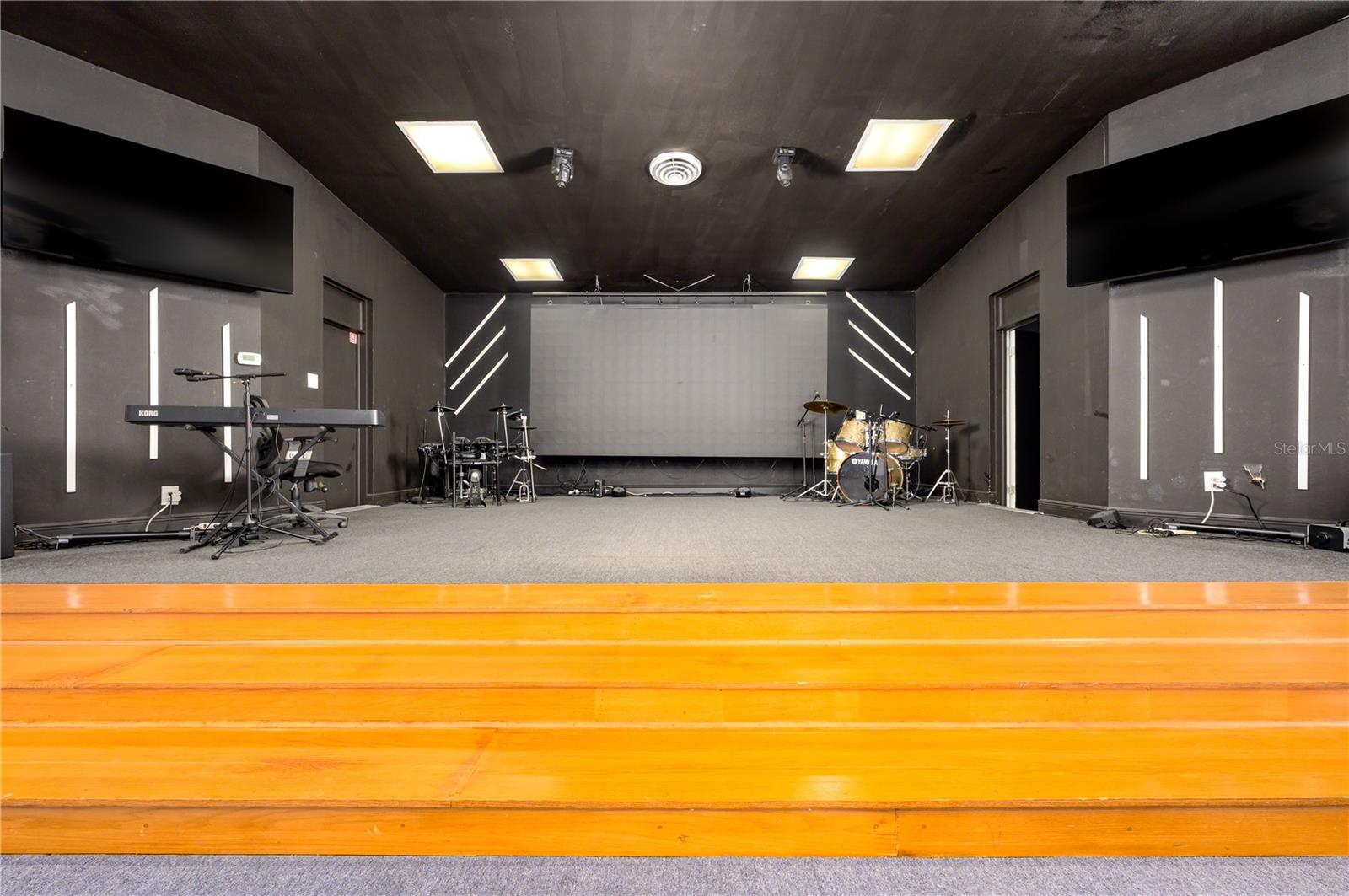 KATHLEEN - Commercial Sale