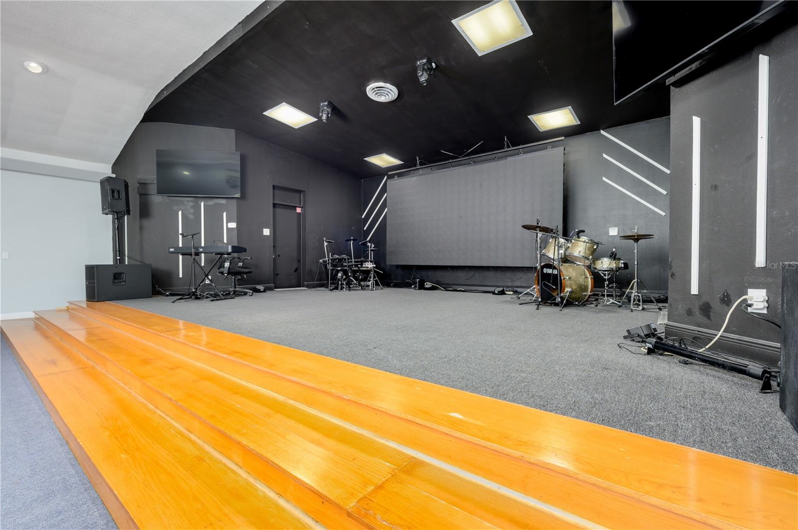 KATHLEEN - Commercial Sale