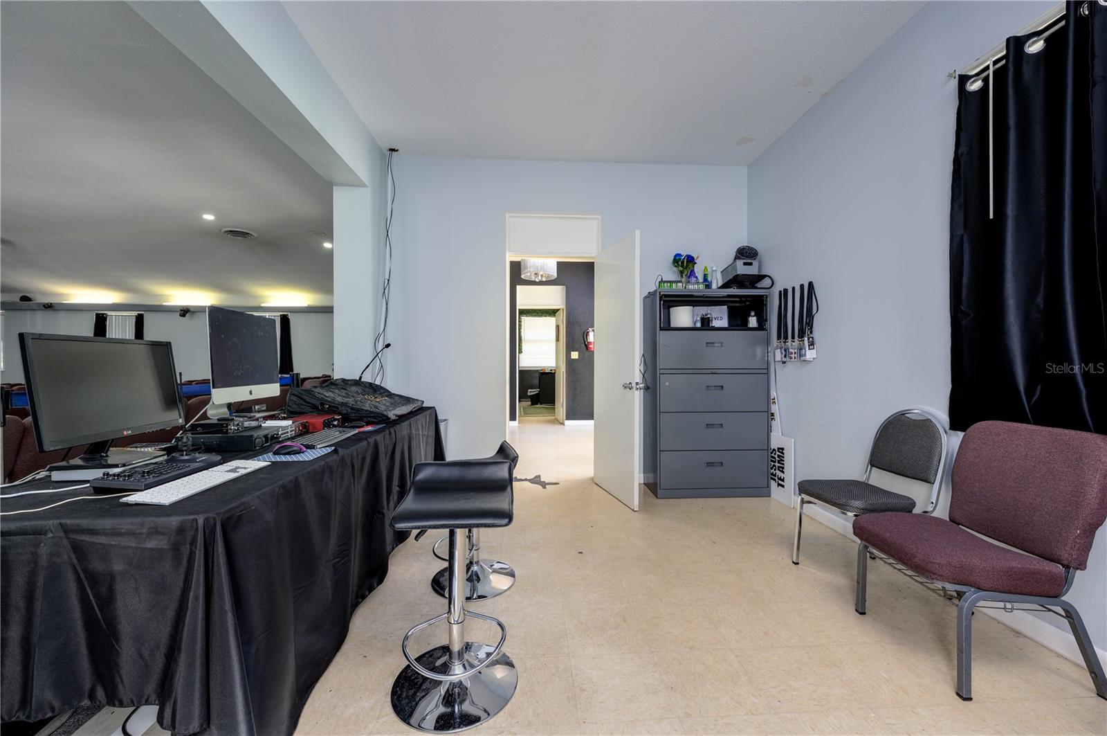 KATHLEEN - Commercial Sale