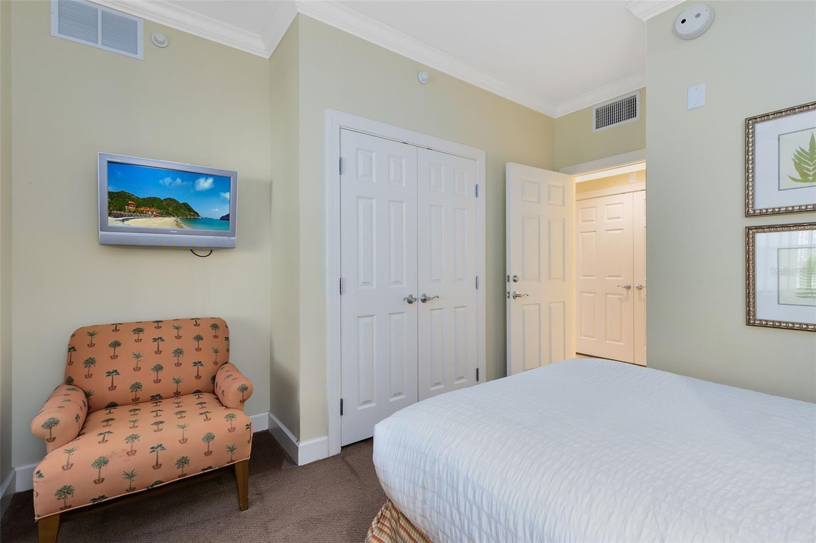 CENTRE COURT RIDGE CONDO PH 6 BLDG F - Residential