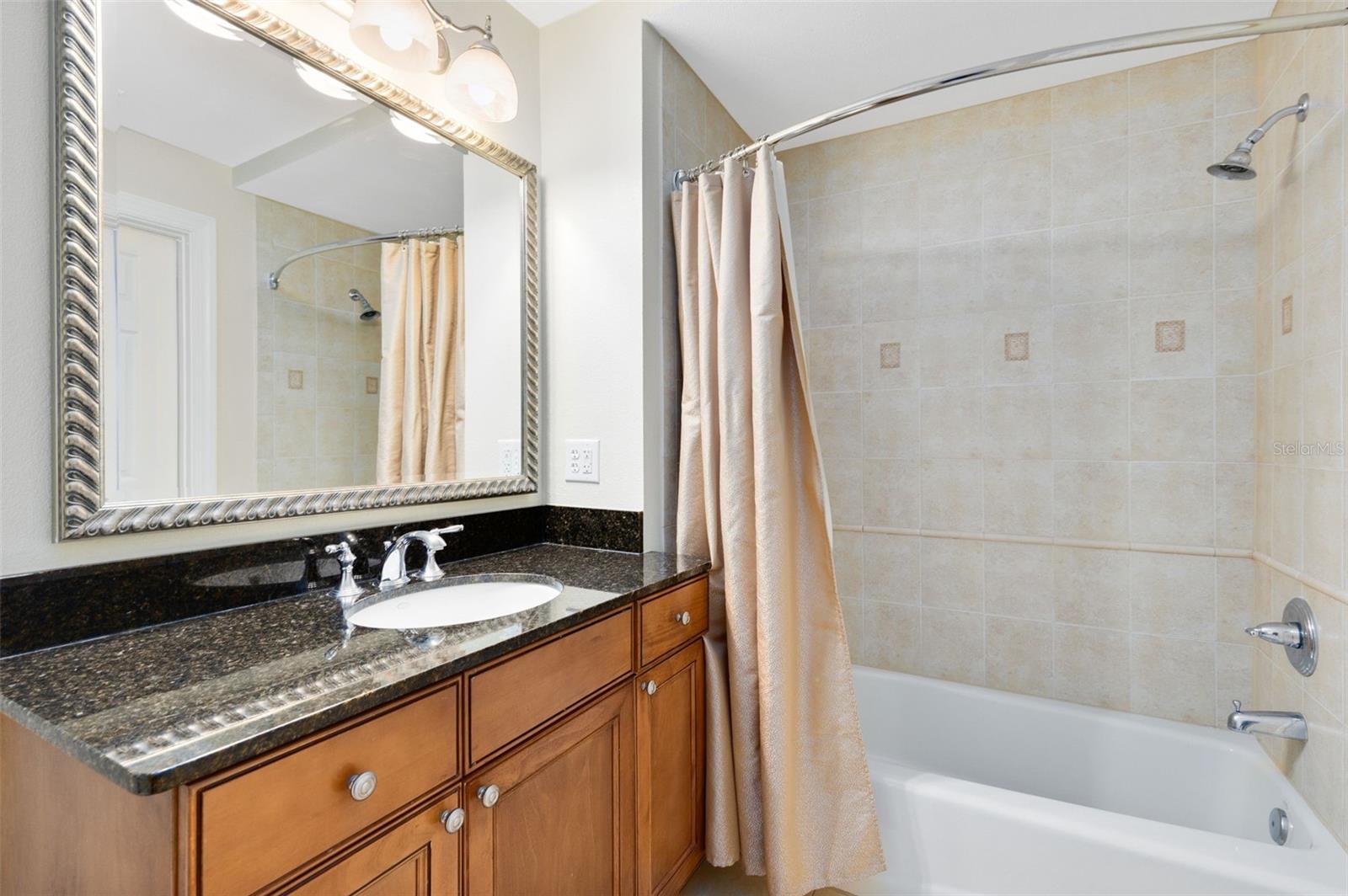 CENTRE COURT RIDGE CONDO PH 6 BLDG F - Residential