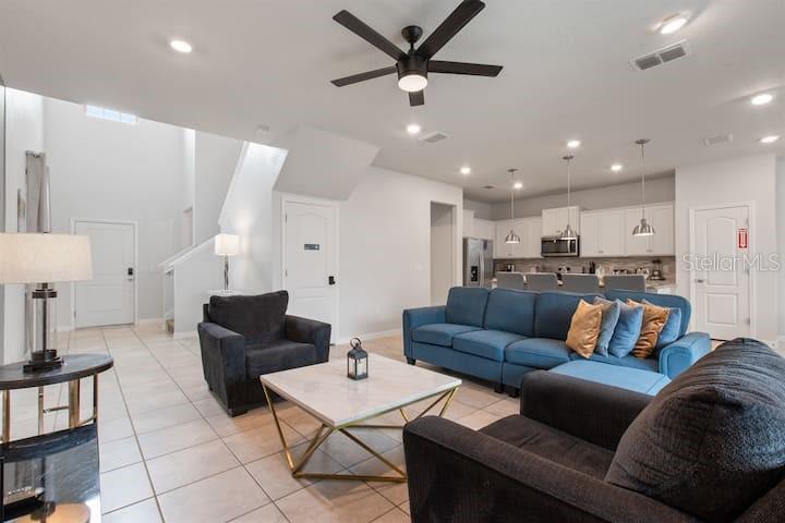 7372 OAKMOSS LOOP