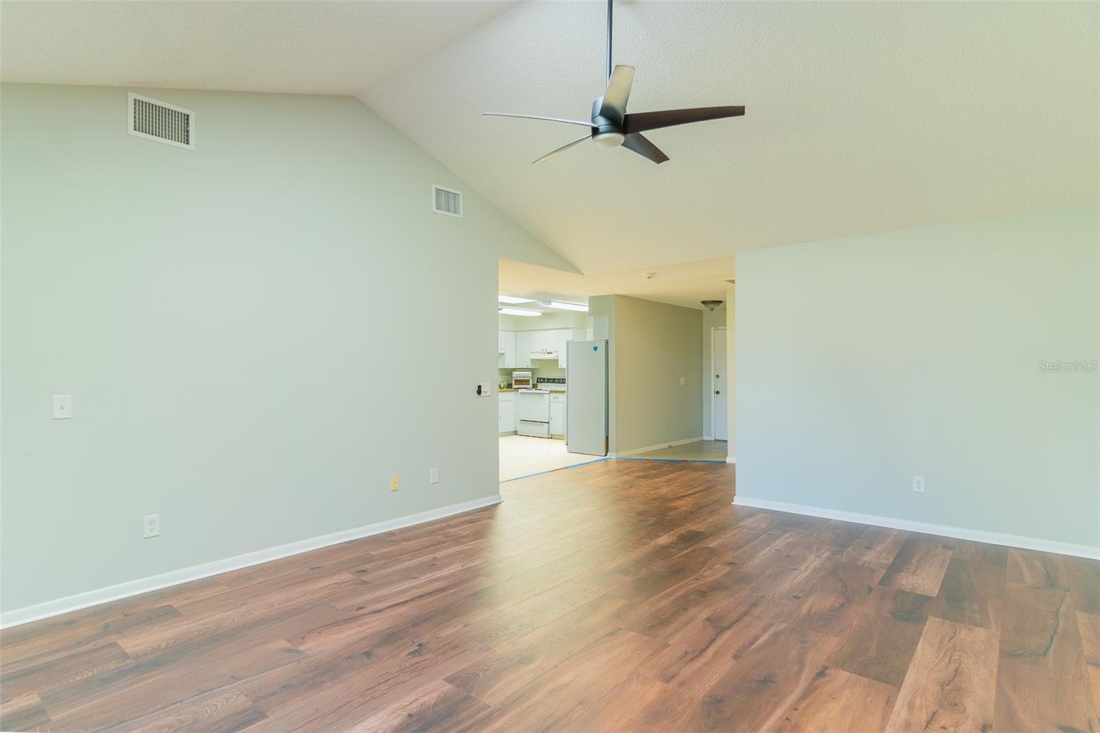 VILLAS OF SUNAIR - Residential Lease