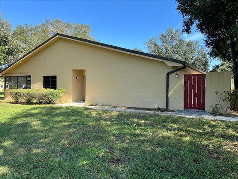 A home in WINTER HAVEN