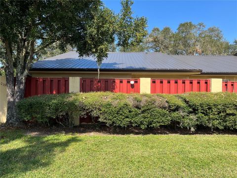 A home in WINTER HAVEN