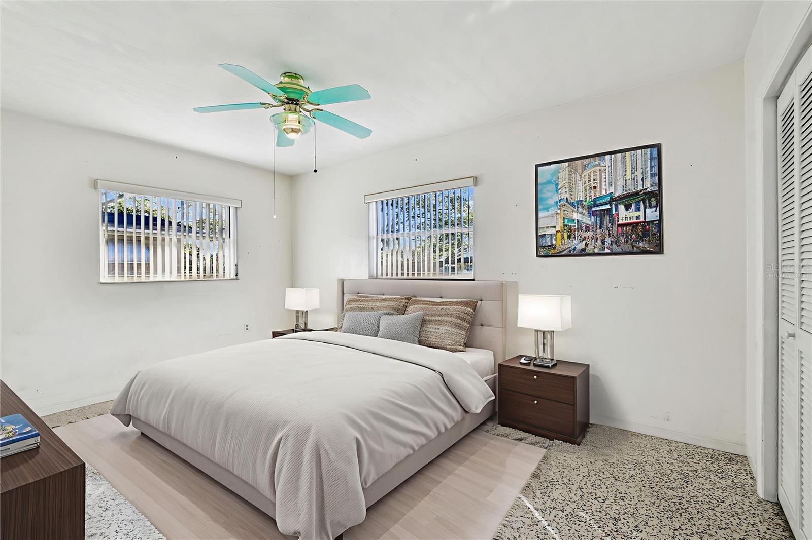 HOLIDAY HEIGHTS 2ND ADD CORR OF BLK 20 - Residential