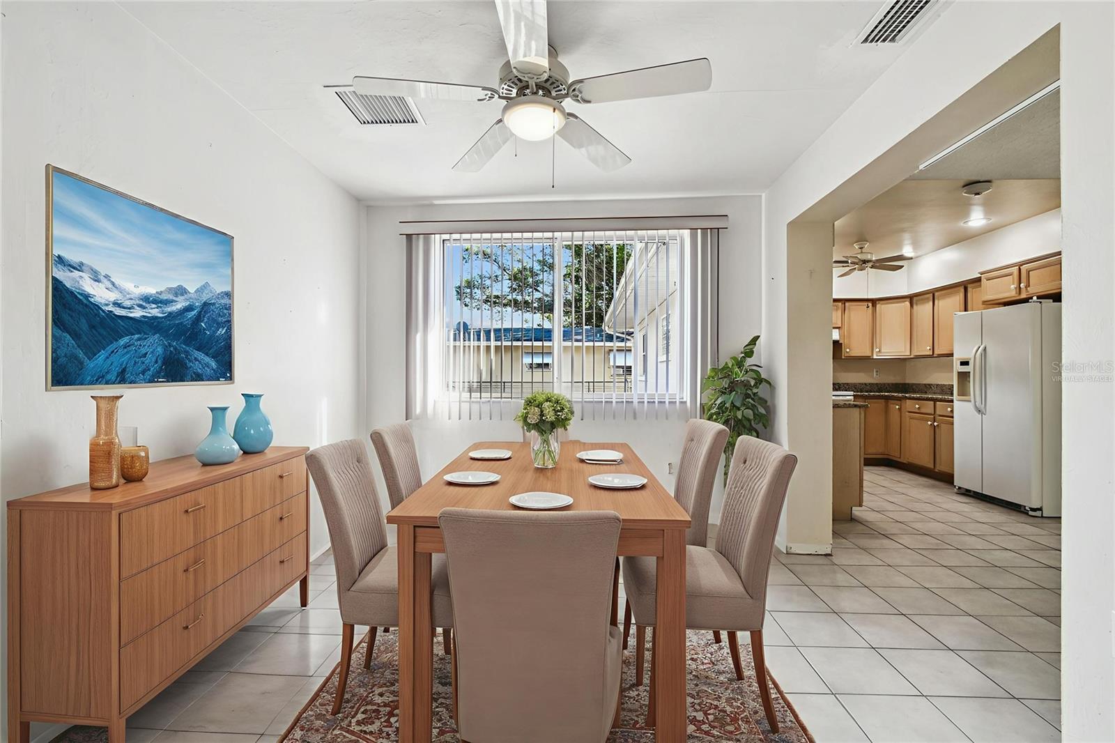 HOLIDAY HEIGHTS 2ND ADD CORR OF BLK 20 - Residential