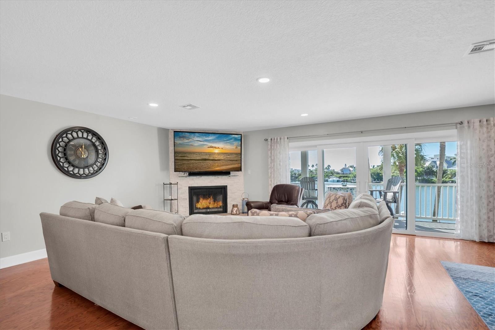 CAPRI HARBOR CONDO - Residential Lease