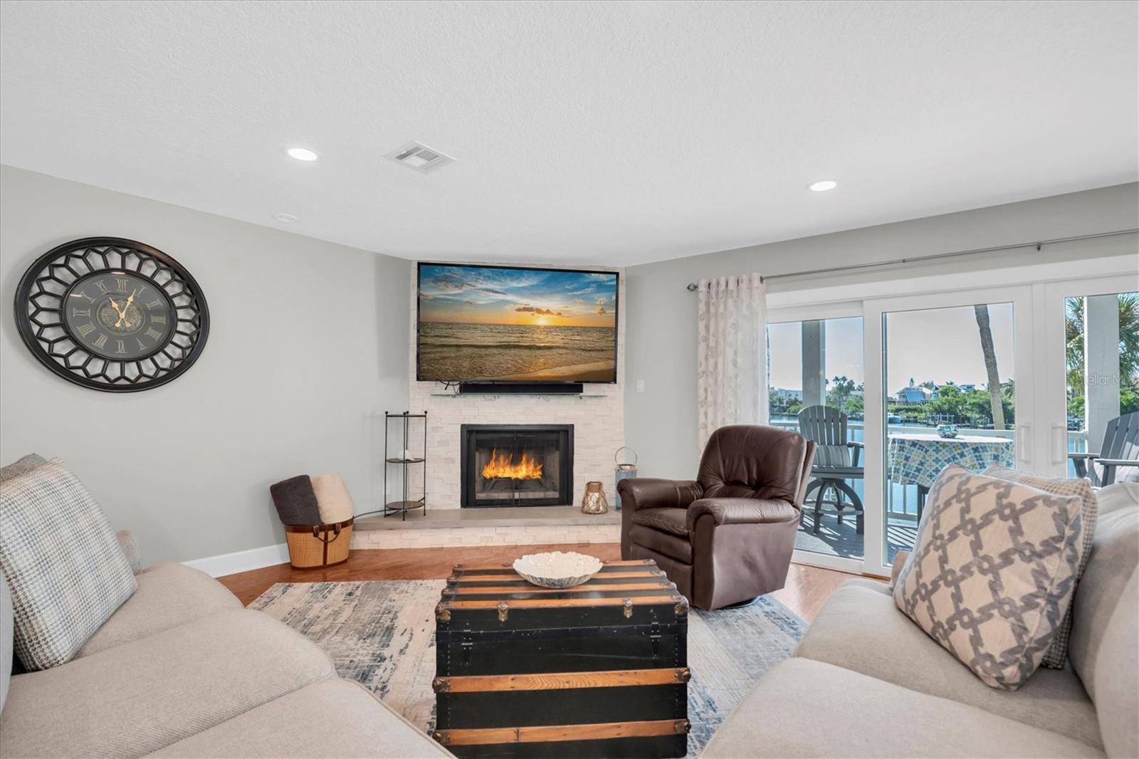 CAPRI HARBOR CONDO - Residential Lease